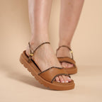 Papete de Tira em Couro Pelica Bela — conforto anatômico com brilho e ajuste fácil