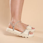 Papete de Tira em Couro Pelica Bela — conforto anatômico com brilho e ajuste fácil