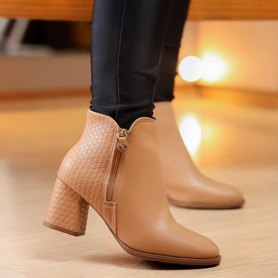 BOTA FEMININA ULTRACONFORTO CAMILA - Banana Calçados - Bota feminina