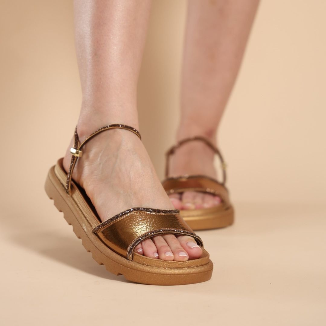 Papete de Tira em Couro Pelica Bela — conforto anatômico com brilho e ajuste fácil