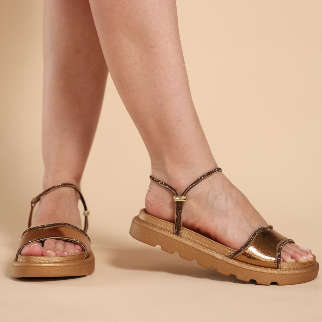 Papete de Tira em Couro Pelica Bela — conforto anatômico com brilho e ajuste fácil